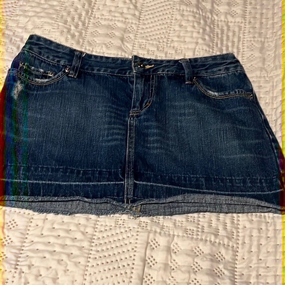 American Eagle 🦅 Sz.4 denim distressed mini skirt Back to school